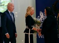 USA:s president Joe Biden och hans hustru Jill Biden besökte i förra veckan den brittiska ambassaden i Washington|DC och kondolerade drottning Elizabeth bortgång.