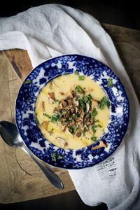 Soppa med svamp och jordärtskocka. Det lönar sig att koka en dubbelsalts av den här soppan – den är verkligen en delikatess!