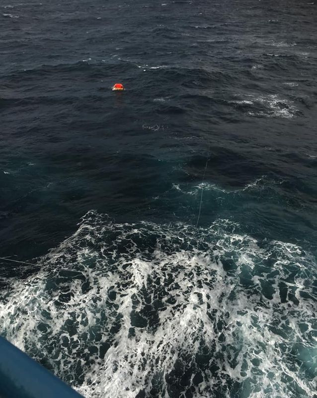 Räddningsbojen sedd från M/S Midas däck.