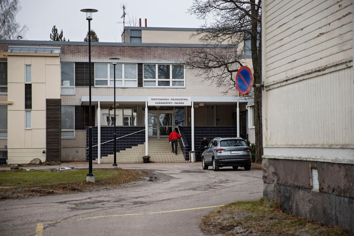 Brister i upphandlingen av hälsovårdstjänster kan stå Hangö dyrt.
