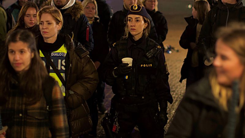 Gizem Erdogan är tillbaka som den judiska polisen Leah.