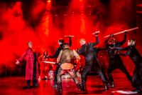 Rött, rött, rött. Dracula hänför visuellt. Tolkningen av skräckklassikern infriar dessvärre inte förväntningarna.