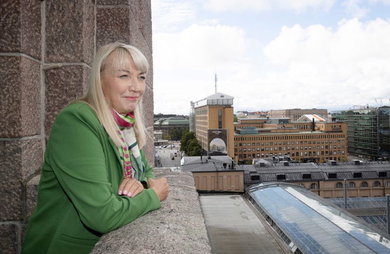 Elisa Markula drivs av positivism. Hon vill få folk att trivas på jobbet, för det leder i längden till lönsamhet. Samtidigt kräver hon mycket av sina medarbetare.