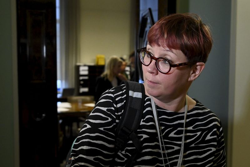 Det är ett fullständigt magplask att samhället har hamnat i den här situationen, säger Merja Kyllönen (VF) om krisen inom sjukvården.