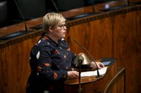 Annika Saarikko leder Centern och är finansminister i regeringen Marin. Hur kommer Centern att hantera de låga siffrorna i partimätningarna och vad betyder det för regeringen?