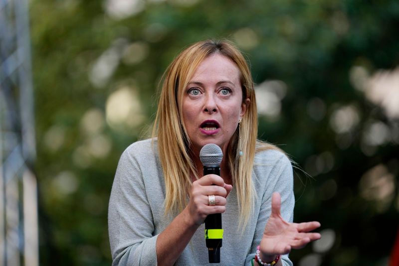 Giorgia Meloni tippas bli Italiens nästa premiärminister. Inom EU tillhör hennes parti Italiens bröder samma partifamilj som Sverigedemokraterna.