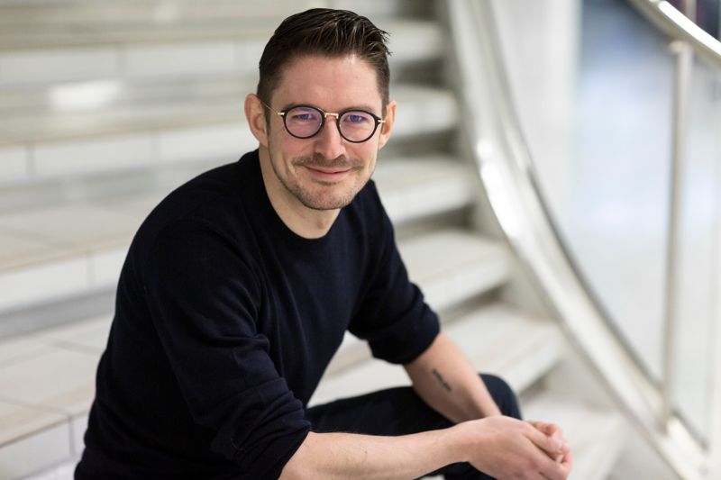 Höstens upplaga av Helsingfors bokmässa är Ville Blåfields första som programchef, och han är särskilt glad över att få välkomna internationella författargäster på plats.