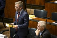 Sittande riksdagsledamot Mats Löfström blir invald från Åland med marginal. Här tillsammans med Anders Adlercreutz (SFP).