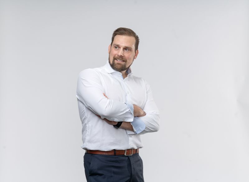 Niko Saxholm är direktör på Finans Finland med ansvar för bedrägeribekämpning och förebyggande av brott.