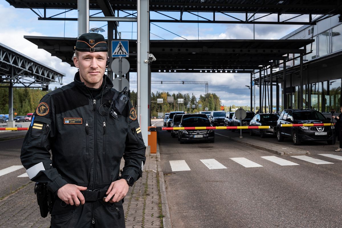 Elias Laine är biträdande chef vid gränsstationen i Vaalimaa.