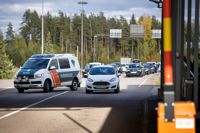 På torsdagen var bilkön från Ryssland till Finland vid Vaalimaa gränsstation 900 meter lång när HBL var på platsen.