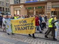 Mor- och farföräldrarnas oro för klimatförändringen är stor, de befarar att Finland inte uppnår sina klimatmål med den avverkningstakt som skogarna fälls i dag. De oroar sig också för att barnbarnen inte kommer att få uppleva gamla naturskogar om regeringen inte skyddar dem snarast.