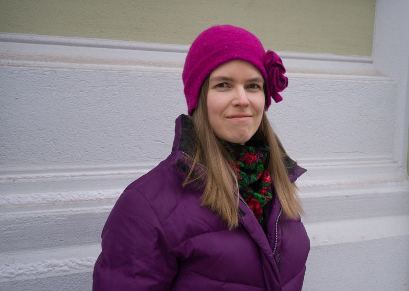Janette Hannukainen använder mycket humor och nybildningar i sin bok Ikimetsän soittolista.