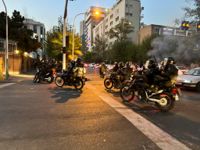 Kravallpolis i Teheran, Iran, på bild från 19 september.