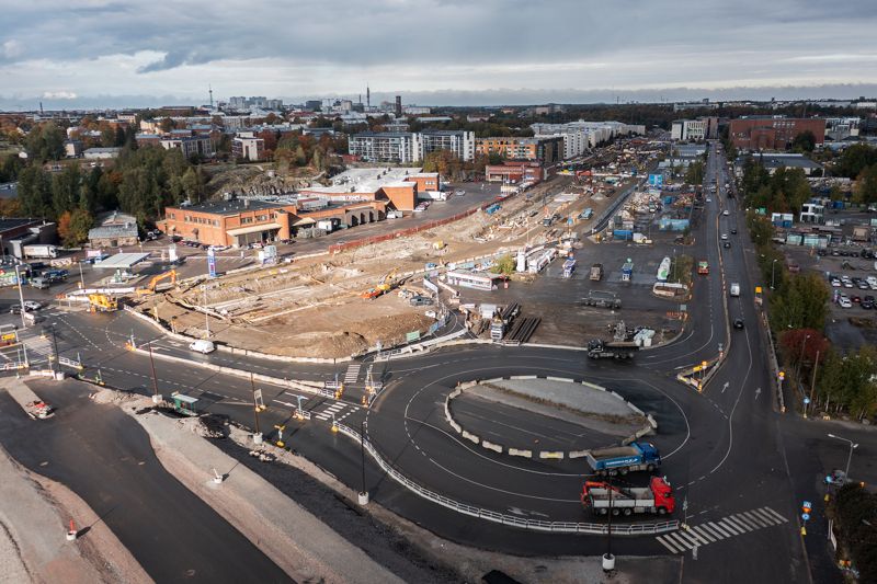 I två hela år kommer bilisterna att behöva köra in på Byholmsgatan i stället för att fortsätta rakt på Hermanstads strandväg i Sörnäs.