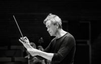 Hannu Lintu dirigerade Radions symfoniorkester som framförde musik av bland andra Gustav Mahler och Magnus Lindberg.