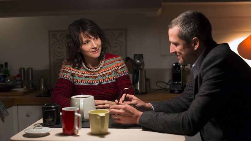 Juliette Binoche och Vincent Macaigne i Mellan raderna.