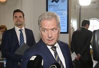 President Sauli Niinistö: "Slutet på kriget går inte att se nu. Men farliga tider ska inte leda till att man blir paralyserad. Vi måste agera beslutsamt för att möta den nya tidens utmaningar", sa Niinistö som också konstaterade att Finland har stått stadigt i sitt stöd till Ukraina. I bakgrunden värd för konferensen och chef för Utrikespolitiska institutet, Mika Aaltola.