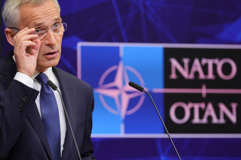 Natos generalsekteterare Jens Stoltenberg fördömer den ryska annekteringen.