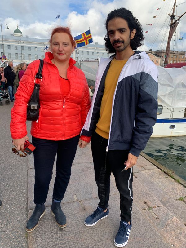 Iveta Nordberg även Ziad Alayda besökte strömmingsmarknaden.