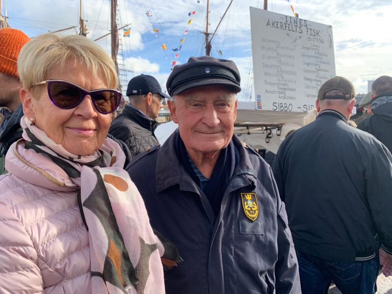 Aija Helin och Peter Elg från Skatudden hade tagit sig Salutorget.