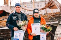 Vinnarna Magnus Nyholm och Pirjo Salonen.