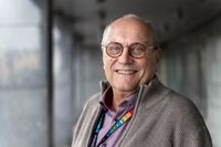 När Jouni Hemberg vid Kyrkans Utlandshjälp går i pension är det slutet på en färggrann karriär inom humanitärt arbete. Hemberg har bland annat jobbat för dåvarande prins Charles organisation i Indien, veterligen som den förste och siste finländaren. — Det kändes fint att han, eller åtminstone hans organisation, skickade mig julkort åtminstone i fem år efteråt.