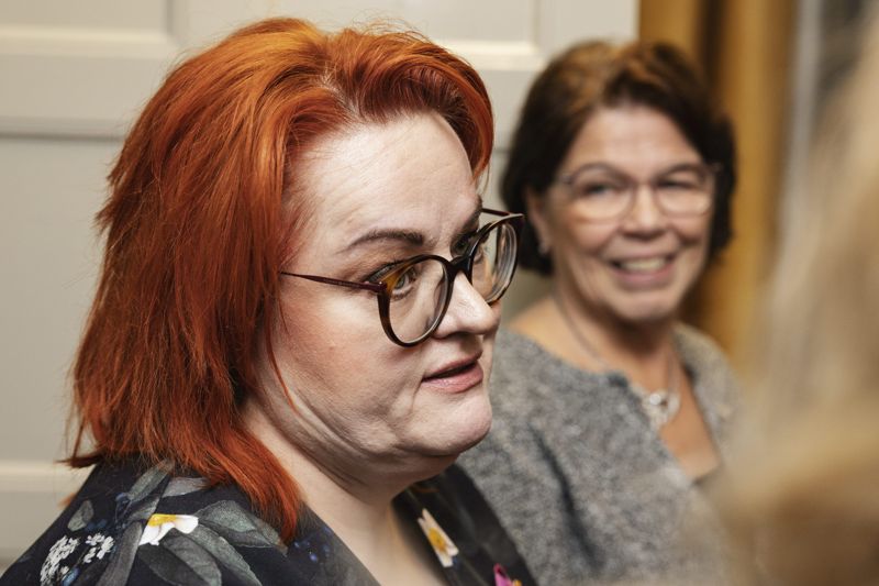 11 procent mera utöver den allmänna linjen blev det för sjukskötarna, som representeras av Millariikka Rytkönen, Tehy och närvårdarnas Silja Paavola, Super.