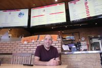 Mohamed Loumi är ursprungligen hemma från Algeriet och utbildad till processdesigner. Slumpen gjorde att han tog över Pizzeria Darin för 15 år sedan.
