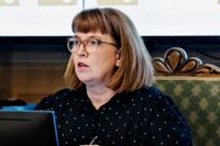 Östra Nylands välfärdsområdes styrelseordförande Mikaela Nylander (SFP) säger att det nästa vecka torde bli klart hur välfärdsområdena i Nyland och Helsingfors stad kan bidra för att balansera HUS-sammanslutningens ekonomi.