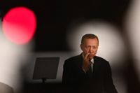 Turkiets president Recep Tayyip Erdogan talade under en presskonferens i Prag på torsdagskvällen. Han säger sig inte ha problem med Finland som Natomedlem, men uttalar sig kritiskt om Sverige.