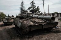 En rysk stridsvagn som övergetts i Charkiv.