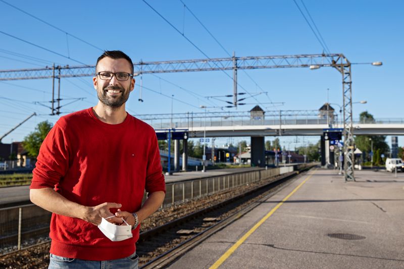 Johan Kvarnström (SDP) ser det som värdefullt att samtliga aktörer nu tillsammans diskuterat kustbanan. Hittills har de flesta mötena skett mellan enskilda parter. Arkivbild.