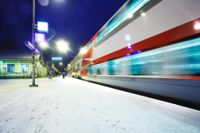 Ett Intercity tåg vid Karis järnvägsstation.
