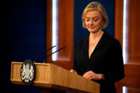 Storbritanniens premiärminister Liz Truss vid en presskonferens på 10 Downing Street i London på fredagen.