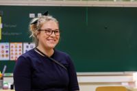 Noora Hägerstedt är uppvuxen i en finskspråkig familj i Uleåborg. Trots det undervisar hon i dag på svenska i Karis.