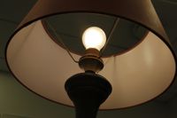 Lamporna ska släckas oftare när staden sparar el.