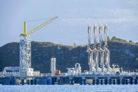 Nyhamna gasterminal i Aukra är kopplat till gasfältet Ormen Lange, som är näst störst i Norge. Gasfältet har ingen plattform ovanför vattenytan, utan gasen fraktas via rör under vattnet till Nyhamna-anläggningen.