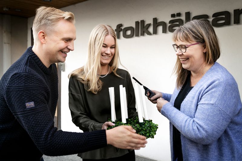 Janne Grönroos, Sonja Lehto och Gunilla Celvin har mycket olika upplevelser av att vara lucia, men de är överens om kriterierna när de utser de tio kandisaterna till Finlands lucia 2022.