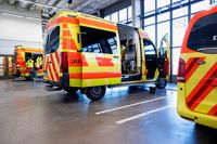 En person fördes med ambulans för att få vård på sjukhus.