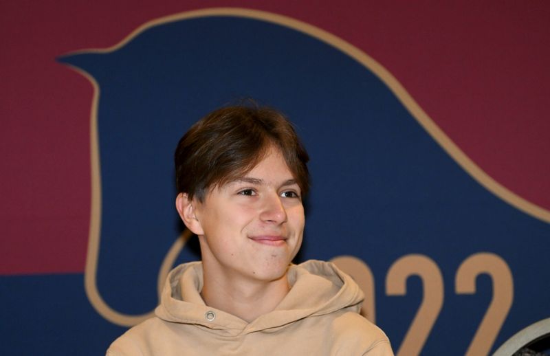Jone Illi, 15, tävlar bland världsstjärnor i Helsinki International Horse Show.