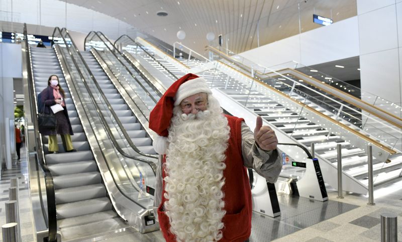 Jobbet som julgubbe passar inte helt unga och oerfarna arbetstagare, då får man kanske börja som tomtenisse och jobba sig uppåt.