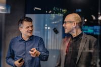 Vipps nuvarande vd Rune Garborg blir vd för det nya bolaget. Mobilepays vd Claus Bunkenborg blir medlem i koncernledningen och chef för ny tillväxt.