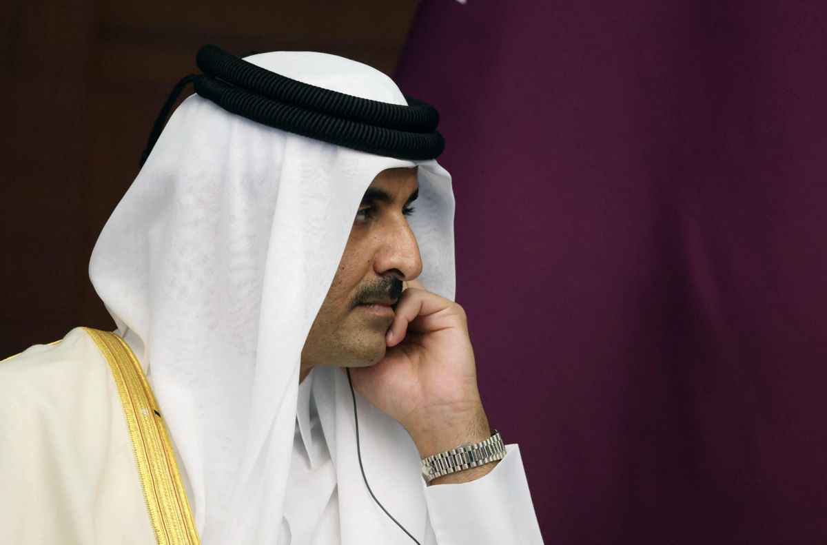 Analys Qatars emir hyllade Putin men den kritiserade VM värdnationen