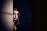 Författaren Karolina Ramqvist äger förmågan att ta sig an teman som på ytan kan verka kvinnligt nischade och skriva fram dess existentiella djup.