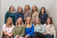 Luciakandidaterna 2022. Övre raden: Karin Westerlund, Jenny Karlsson, Moa Larsson, Sofia Lax och Ida Ekberg. Nedre raden: Eva-Li Teir, Jenina Nyström, Wilma Grönqvist, Tilde Öhman och Maja Pettersson.