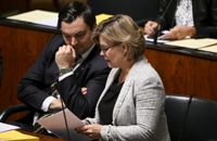 Kristdemokraternas Sari Tanus och SFP:s Joakim Strand.