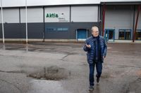 Ishallen i Karis har några tunga år bakom sig konstaterar hallbolagets ordförande Jan Lindholm. Nu har man vänt sig till staden.