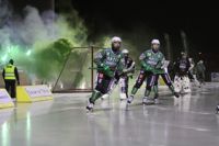 Akilles bandyherrar ligger nere 0-2 i semifinalserien i Bandyligan, men föreningen vill överklaga ett kontroversiellt domarbeslut som ledde till den senaste förlusten.