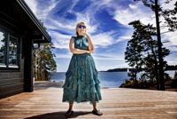 Tyskamerikanska miljonären Kristina Roth hoppades att hennes kvinnooas i Raseborgs skärgård skulle bidra till ett världsomfattande nätverk för kvinnor. Nu försöker hon – igen – sälja ön. Arkivbild.